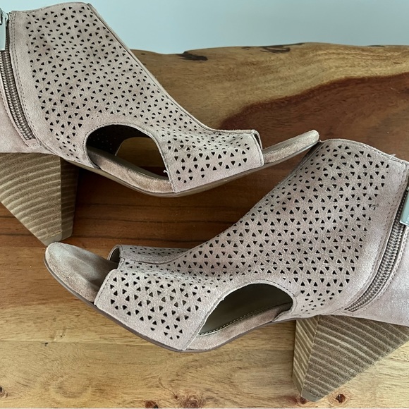 Vince Camuto Sandal - Ennisa - Size 8.5 - Picture 7 of 10